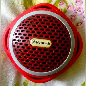 BLACKWEB  Soundclip Splash Resistant Portable Speaker-W/Wireless Bluetooth